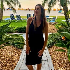 Black stretch midi casual dress.